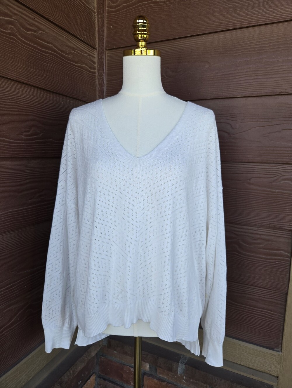 89th & Madison White V‑Neck Openwork Knit Sweater Women’s Plus 2X